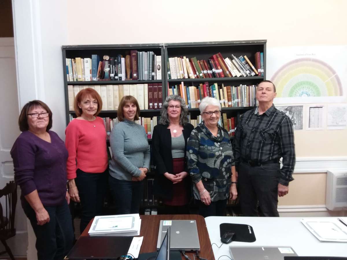 Participants à un cours de généalogie donné par Kathleen Juneau Roy MGA